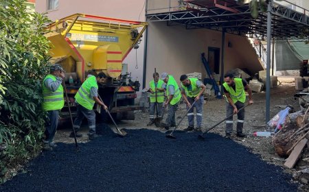 Konyaaltı Belediyesi'nden Vefa Örneği: Şehit Murat Talay'ın Ailesinin Yaşadığı Sokak Sıcak Asfaltla Yenilendi!