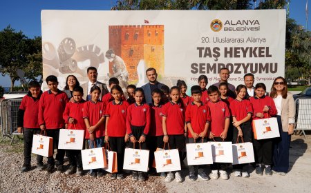 20. Uluslararası Alanya Taş Heykel Sempozyumu Tam Gaz: Gençlerin Sanat Okuryazarlığı Artırılıyor.