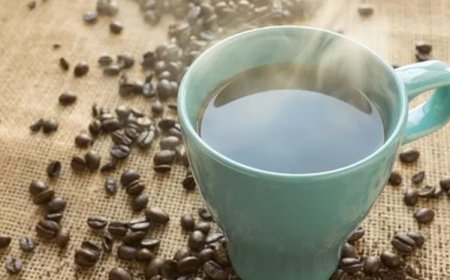 Kahve Tutkunları Dikkat! Kafein Masum Değil: İşte Vücudunuzdaki Gizli Tehlikeleri.