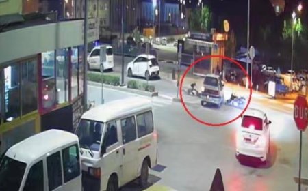 Kontrolsüz Kavşakta Ölümcül Hata: Manavgat'ta Aniden Sola Dönen Otomobile Çarpan Motosiklet Sürücüsü Yaralandı.
