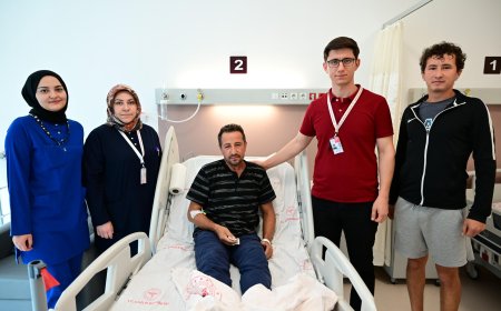 Antalya Şehir Hastanesi'nde Bir İlk: Başarılı Pars Plana Vitrektomi Cerrahisi