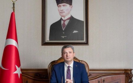 Antalya Valisi'nden Öğretmenlere Teşekkür: "Sizler Geleceğimizin Mimarlarısınız"