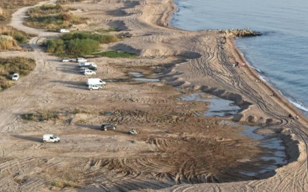 Doğal Dengeyi Bozan Kum Hırsızları Yakalandı: Manavgat Sahilleri Adeta Kum Ocağına Döndü