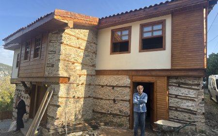 Kültür ve Turizm Bakanlığı Desteğiyle İbradı'daki Tarihi Düğmeli Evler Yeniden Hayat Buluyor