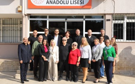 Antalya Anadolu Lisesi'nin Laboratuvarları Mezunların 1,5 Milyon TL'lik Bağışıyla Yenilendi