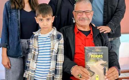 Antalya'da Yoğun Katılım: Ömer Faruk Gülşen'in Kitap Tanıtımında Dağcılık Başarısı Alkış Topladı