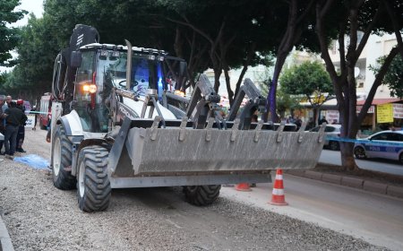 Antalyada yaşlı adam kepçenin altında kalarak hayatını kaybetti