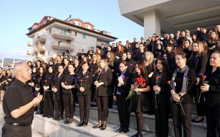 Alanya Belediyesi'nden 25 Kasım Farkındalığı: Başkan ve Personel Siyah Giydi