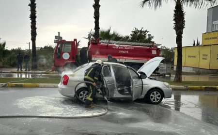 Manavgat'ta Korku Dolu Anlar: Seyir Halindeki Otomobil Bir Anda Alev Aldı, Sürücü Ağır Yaralı