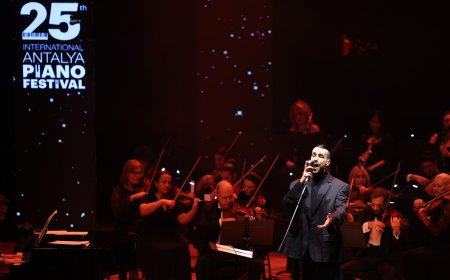 Uluslararası Antalya Piyano Festivali, Cem Adrian ve Senfoni Orkestrası'nın Muhteşem Konseriyle Başladı