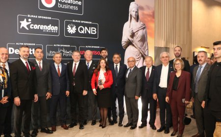 Kemer'de TÜRKONFED 26. İş Dünyası Zirvesi Açıldı: Türkiye'nin Dijital Dönüşüm Vizyonu Masaya Yatırıldı