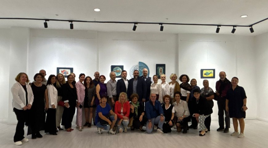 Antalya Devlet Tiyatrosu Müdürü Gökhan Tüzün 'Denizin Sırları' Sergisini Açtı