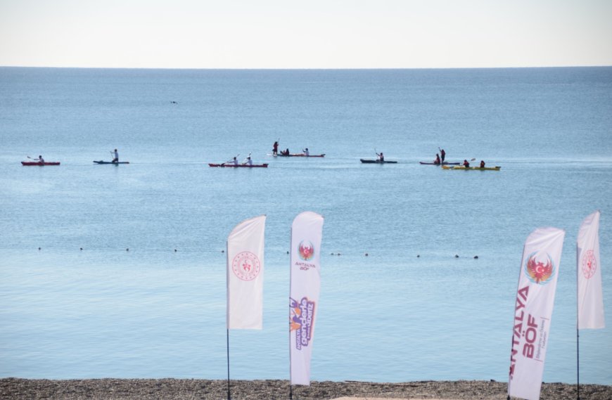 “Gençlerle Beraberiz” Projesi Kapsamında Üniversite Öğrencileri Su Sporları Etkinliğinde Buluştu