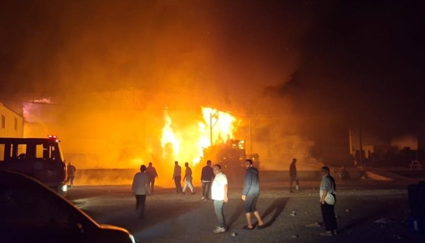 Antalya'da Meyve-Sebze Paketleme Fabrikası Yandı: Bin 600 Metrekare Alan Kül Oldu