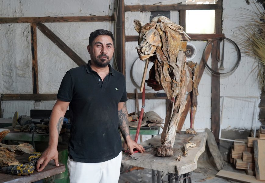 Antalyalı Sanatçıdan Tepki ve Duygu Yüklü Heykel: "Zeus'un Ölümü Bende Duygu Uyandırdı"