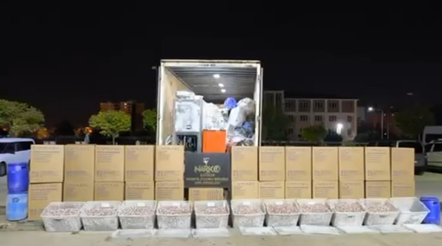 Antalya Polisi Uyuşturucu İmalathanesini Çökertti: 1 Milyon 888 Bin Sentetik Hap Ele Geçirildi