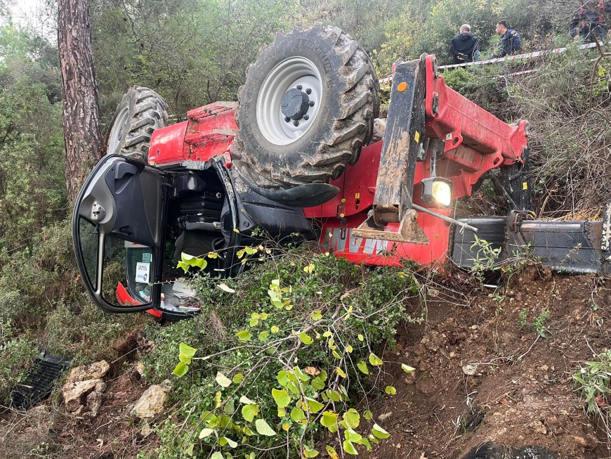 Manavgat'ta Korkutan Kaza: İş Makinesi Takla Attı, Irmağa Düşmekten Son Anda Kurtuldu!