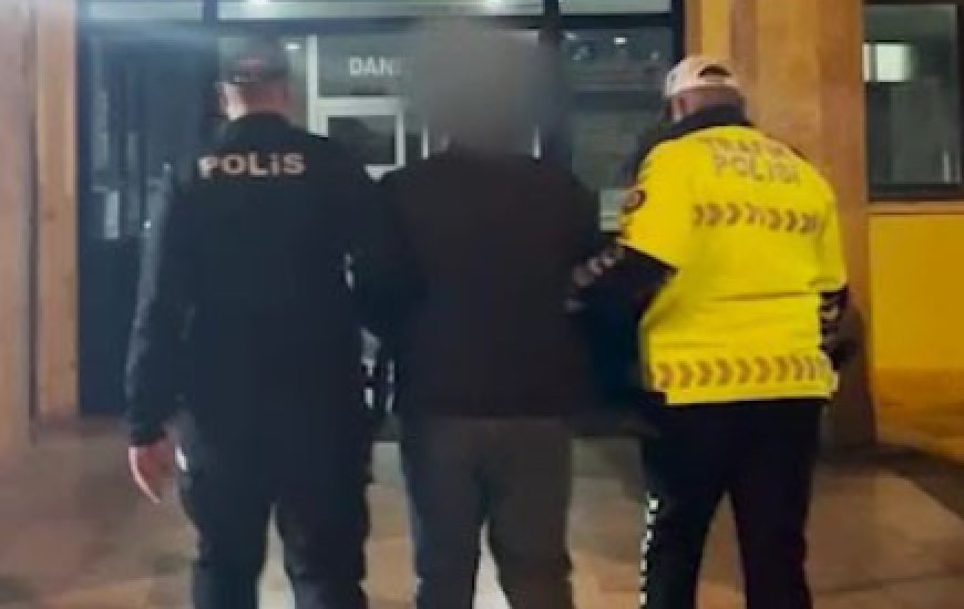 Antalya Trafiğinde Korku Anları: Yol Kesen ve Küfür Eden Magandalar Yakalandı!