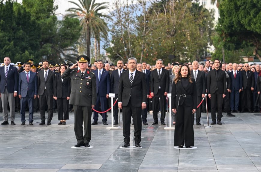 Antalya, Cumhuriyetin Banisi Atatürk'ü Özlem ve Saygıyla Andı