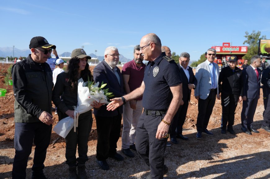 Antalya’da “Yeşil Vatan Seferberliği”: Bir Günde 174 Bin Fidan Toprakla Buluştu!