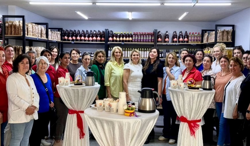 Muratpaşa'da Kadın Dayanışması Katlandı: 41 Kooperatif Tek Çatıda Ürün Satıyor