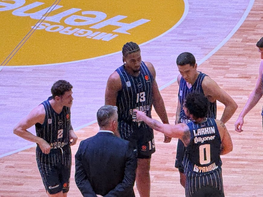 ANADOLU EFES’TEN NEFES KESEN GALİBİYET: LARKIN’SİZ BAYERN MÜNİH’İ DEVİRDİ!