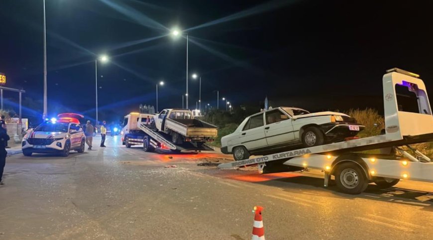 Alanya'da İki Araç Kafa Kafaya Çarpıştı, 2 Kişi Yaralandı!