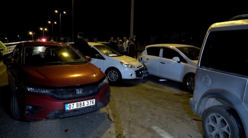Antalya'da 6 aracın karıştığı zincirleme trafik kazasında 1 kişi yaralandı.