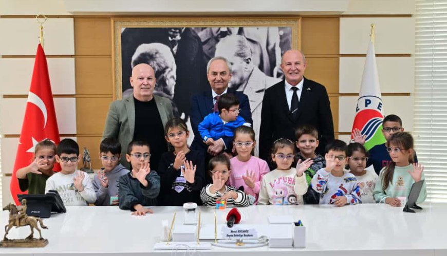Kepez'den Eğitimde Fırsat Eşitliği: Görme Problemi Olan 100 Çocuğa Gözlük Teslim Edildi.