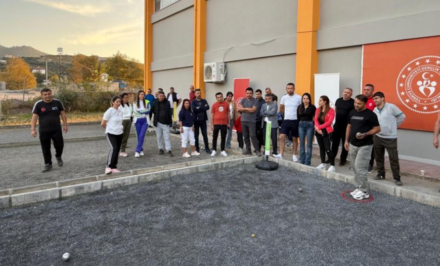 Gazipaşa'da 24 Kasım Coşkusu: Öğretmenler Günü'ne Özel Geleneksel Bocce Turnuvası Birlik ve Beraberliği Güçlendirdi!