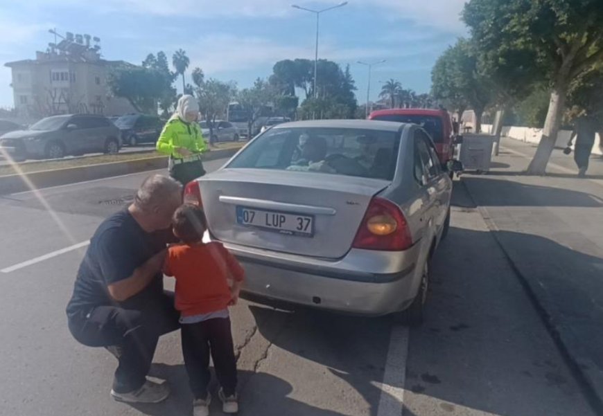 Manavgat'ta Yürek Burkan Kaza Anı: Minik Çocuğun Ağlaması Çevredekileri Duygulandırdı.