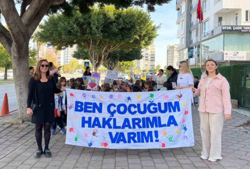 Konyaaltı’nda Miniklerden ‘Çocuk Hakları’ Yürüyüşü: Renkli Görüntüler Oluştu