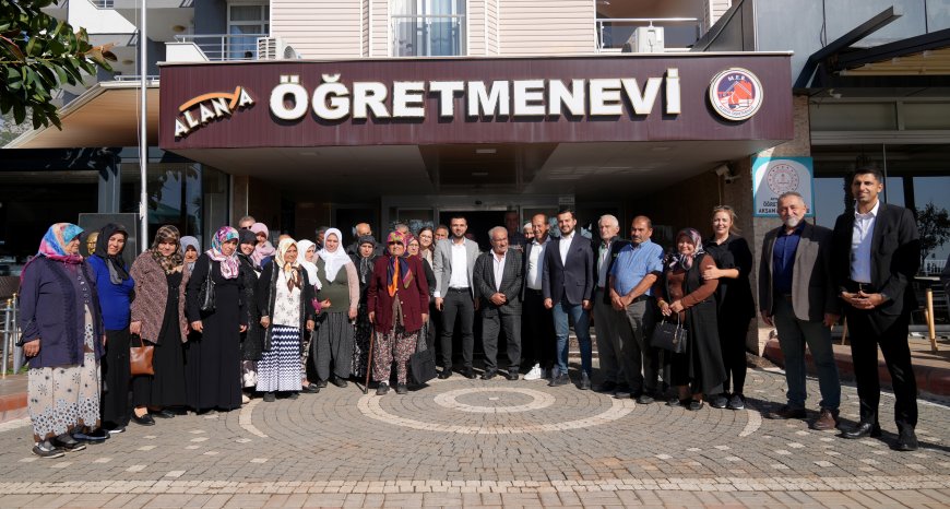 Alanya Belediyesi'nden Yaşlılara Kale Gezisi Projesinde Yeni Dönem Başladı