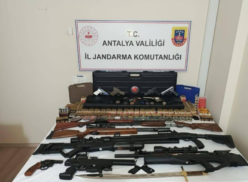 Kemer'de Jandarmadan Uyuşturucu Operasyonu