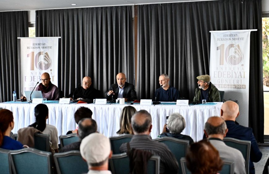 Muratpaşa'da Sanat ve Edebiyat Zirvesi: Şiir Dinletileri, Paneller ve Sergiyle Kapanış