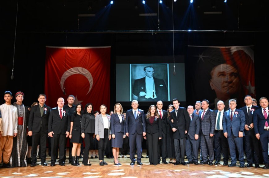 Antalya'da 24 Kasım Öğretmenler Günü Coşkuyla Kutlandı: Öğretmenlere Vefa ve Saygı Vurgusu