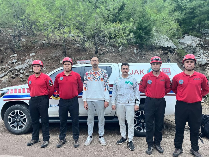 Konyaaltı Sivridağ'da Kaybolan 2 Genç, 15 Saatlik Arama Sonucunda JAK Timleri Tarafından Kurtarıldı