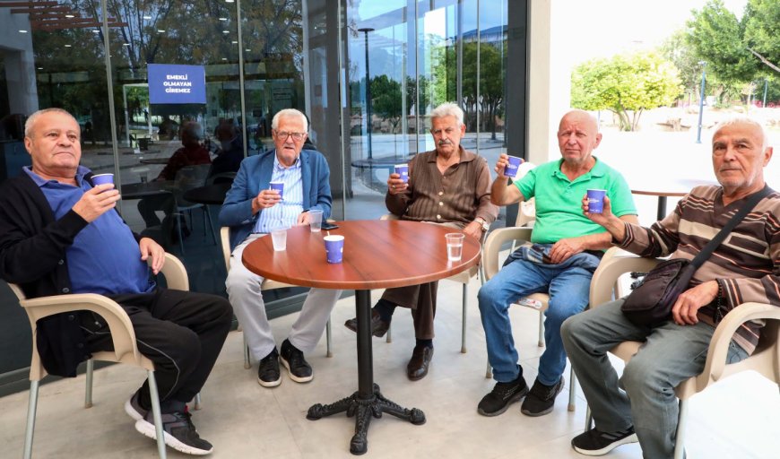 Antalya Büyükşehir Belediyesi'nin Emekli Kahveleri Büyük İlgi Görüyor