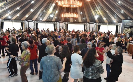 Kepez Belediyesi Kadınlar Matinesi'nde Bu Kez Konuklar Tazelenme Üniversitesi Öğrencileriydi