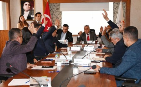 Kemer'e Büyükşehir'den Rekor Bütçe: 2 Milyar 80 Milyon TL Onaylandı!