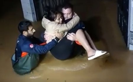 Alanya'da Sağanak Paniği: Evinde Mahsur Kalan Yabancı Kadını AFAD ve İHH Kurtardı