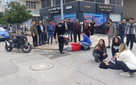 Manavgat'ta Cadde Üzerinde Çarpışma: Kazada 2 Kişi Yaralandı