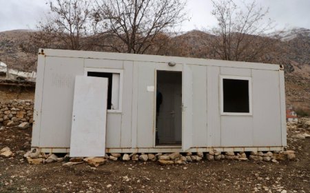 Korkuteli Belediyesi 'Yuva' Oldu: İhtiyaç Sahibi Vatandaşa Konteyner Ev Teslim Edildi