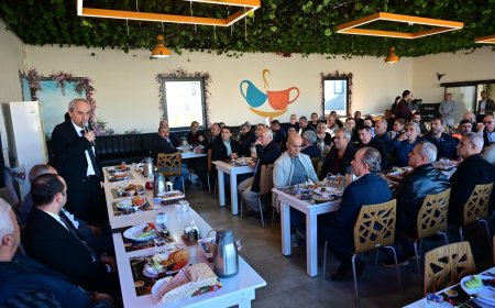 Kepez Belediye Başkanı Mesut Kocagöz Emekli Personelle Kahvaltıda Buluştu