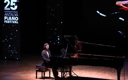 Usta Piyanist Barış Büyükyıldırım, Klasik Müziğin Büyülü Dünyasını Antalya'ya Taşıdı