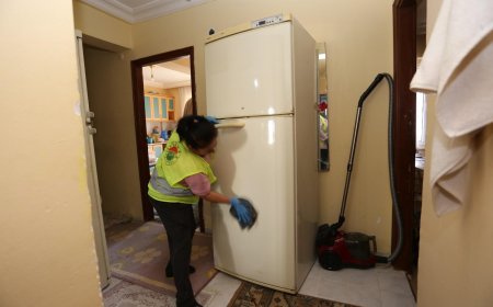 Kepez’de Vefa Eli: Yalnız Yaşayan Fatma Yamacı’nın Evi Belediye Ekiplerince Pırıl Pırıl Yapıldı