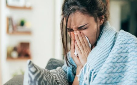 Yeni Grip Tehdidi: H3N2 Nedir? Maske ve Mesafe Geri mi Dönüyor?