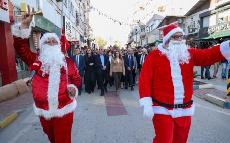 Demre’de Noel Baba Festivali Coşkusu: Büyükşehir’den Tam Destek