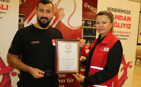 Antalya'da Ringlerin Şampiyonlarından Hayat Kurtaran Bağış: Muaythai Milli Takımı Kan Verdi