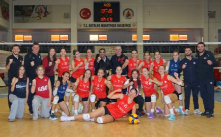 Muratpaşa’da Voleybol Şöleni: Antalyaspor Afyon’u Mağlup Etti